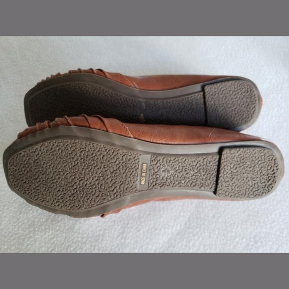 2 for $20 - Bare Traps Black Flats and Brown Flats - Picture 7 of 7